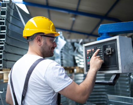 Benefits of Industrial Panel Computers in Automation